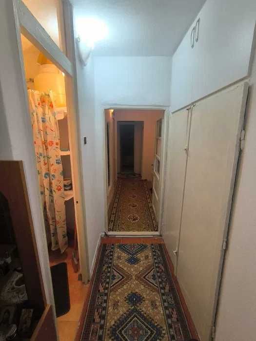 vand apartament 3 camere Motru