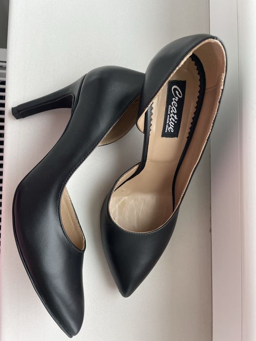 Pantofi stiletto