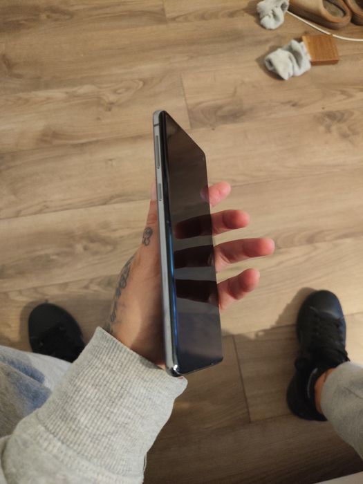Vând galaxia S 10