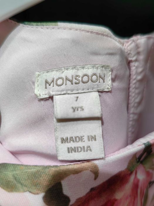 Нарядные платья для девочки