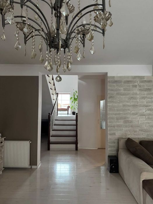 OCAZIE! Proprietar vand casa individuala cu 5 camere in Sanmihaiu Roman - langa Timisoara, pret 179.000 Eur