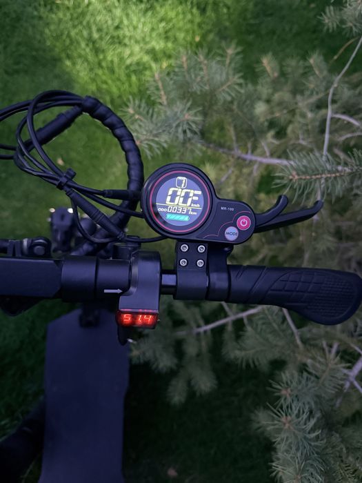 Срочно продам электросамокат