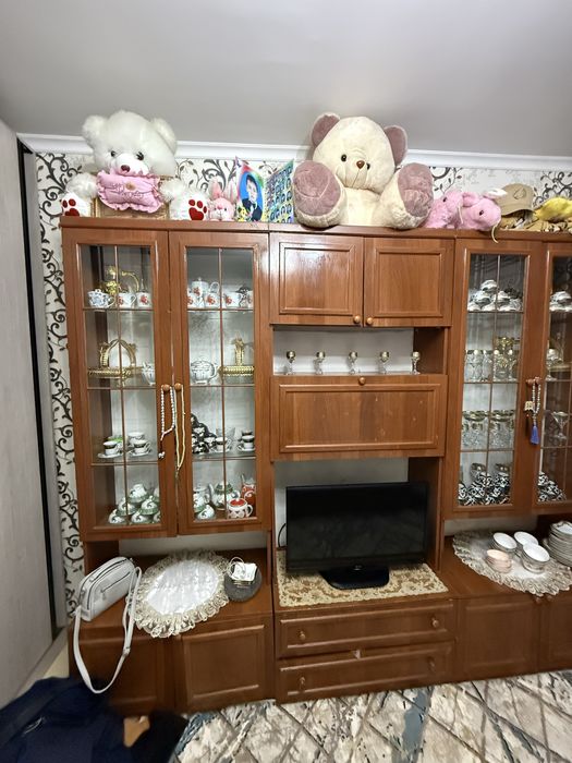 Стенка сотилади шкаф