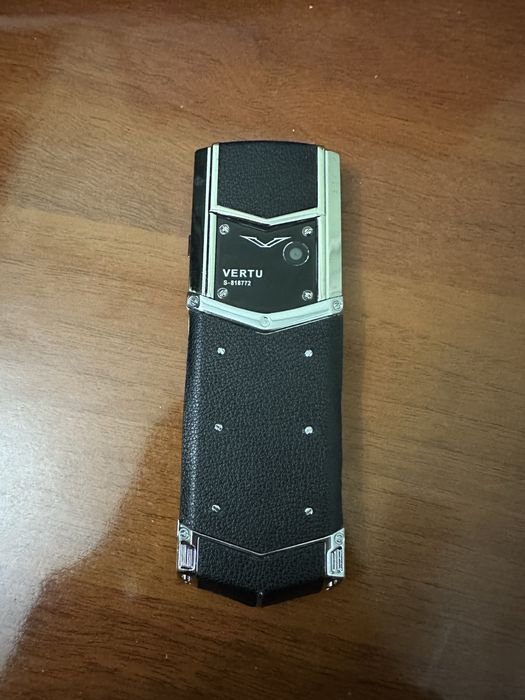 Vertu (Black-Silver)