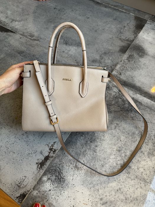 Furla чанта бежова