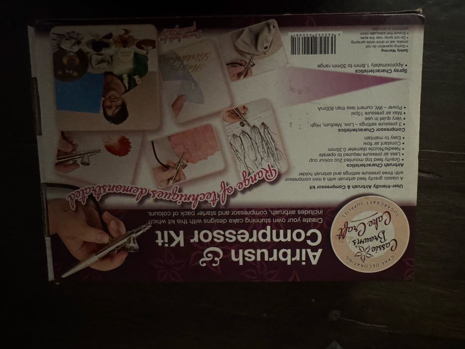 Аерограф Cassie Brown Airbrush & Compressor Kit за торти