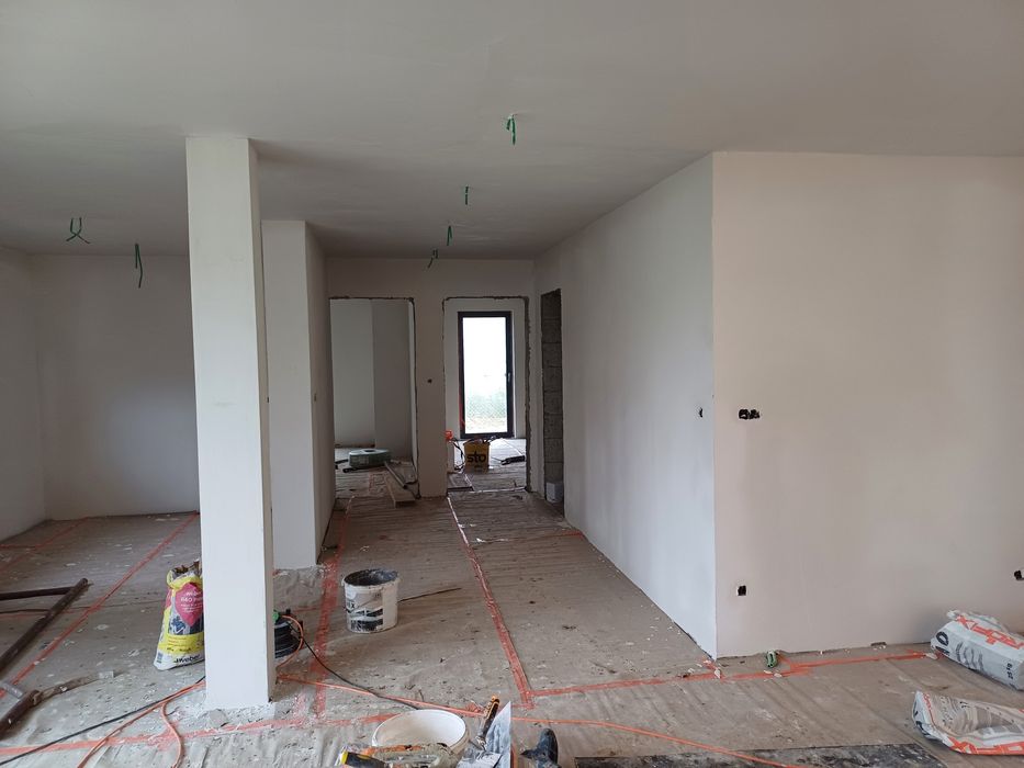 Execut lucrări interioare și exterioare