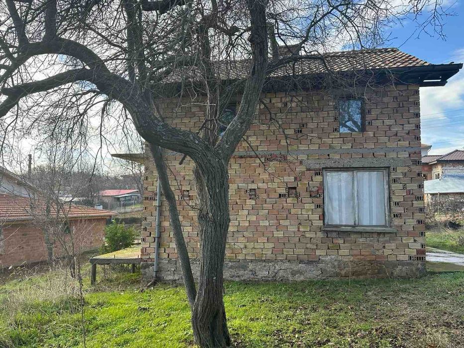 Продава къща с двор село Малка Верея