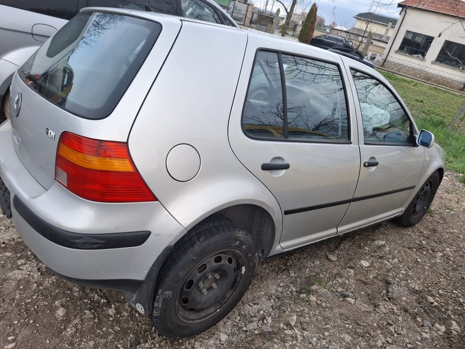 Фолксваген Голф 4 на части