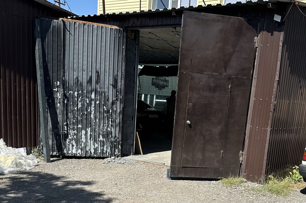 Продам ворота гаражные утепленные