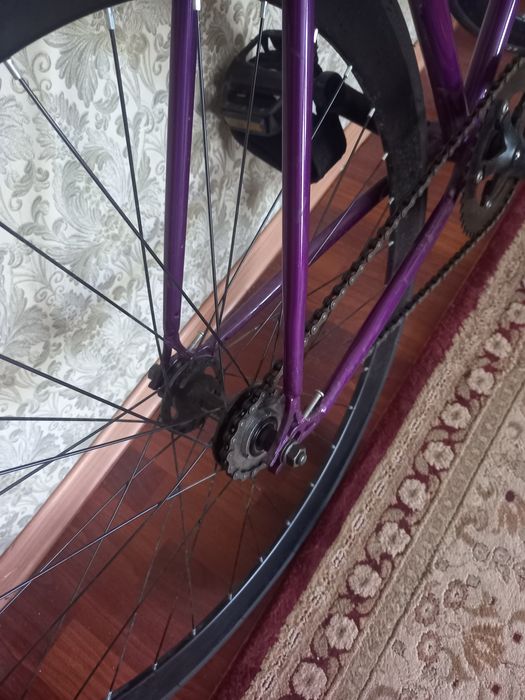 продается велосипед с фиксированной передачой