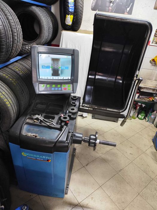 Баланс машина Beissbarth Машина за балансиране на гуми