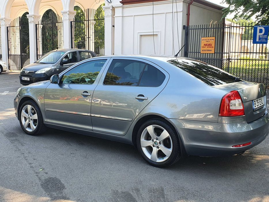 SKODA Octavia 2012 — imagine 3