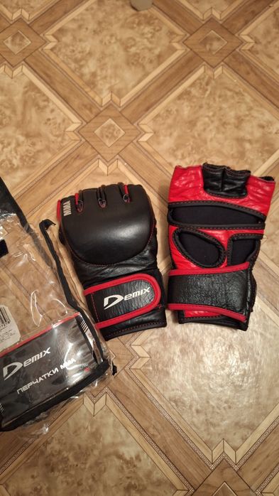 Перчатки для MMA