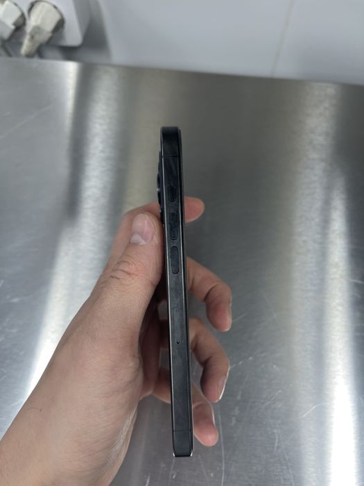 IPhone 15 pro акб 85%