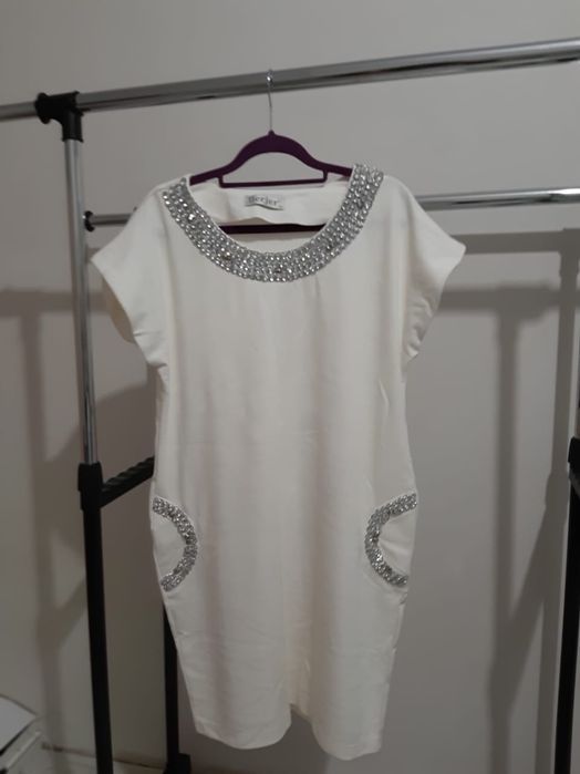 Продам красивые  разные платья