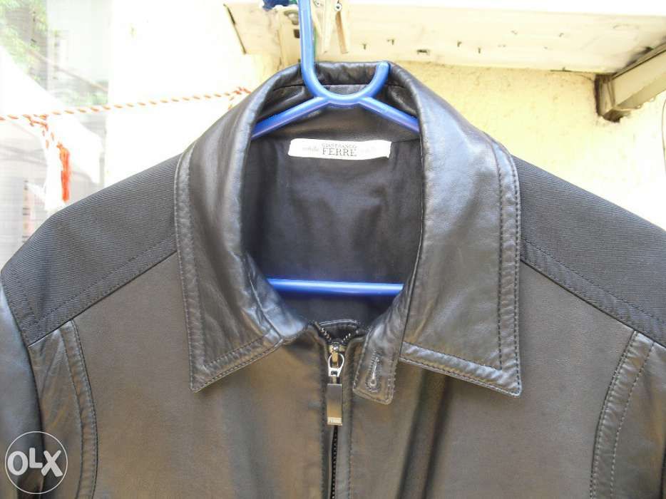 Original Gianfranco Ferre Italia geaca de piele neagra - Medium