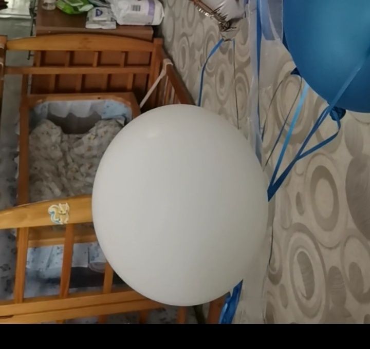 Детская кровать с люлькой.