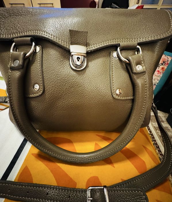 Vand geanta piele naturala noua