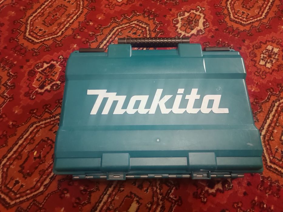 Продается перфоратор Makita
