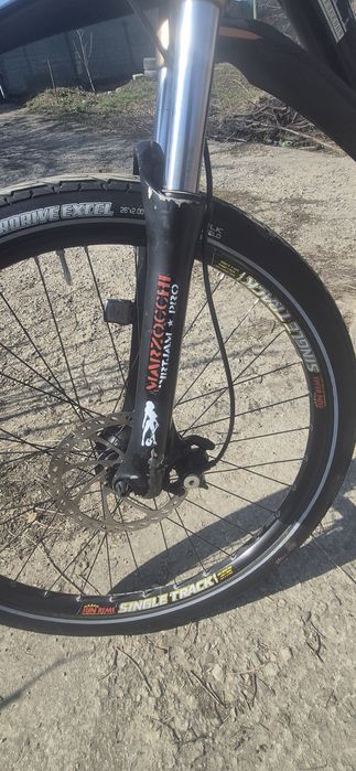 Bicicleta focus Dirt pentru sărituri.