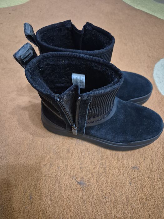 UGG originale purtate foarte putin