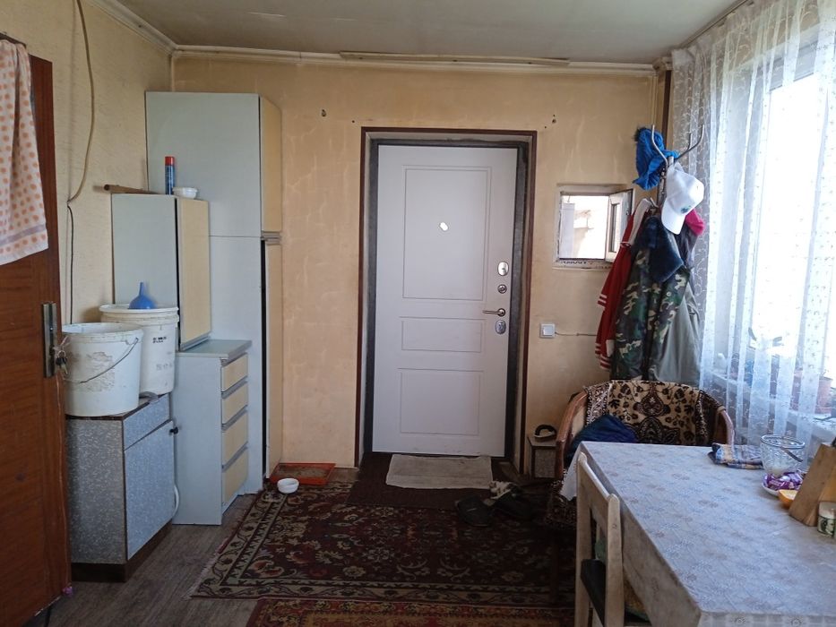 Продам дачу 132кв 12 соток,два этажа 5 комнат. Свет ,газ есть. Вода .