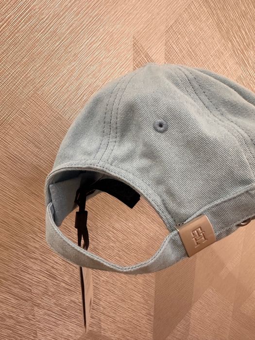 Продам кепку от бренда Tommy Hilfiger