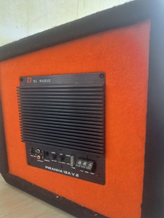 Продаю саббуфер.