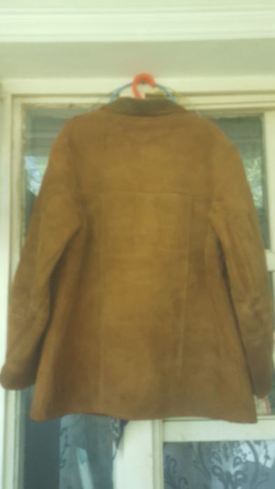 Naturalniy mujskoy dublyonka, razmer 52, svet svetliy korichniviy