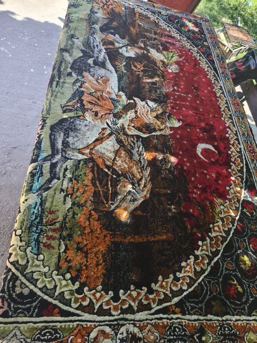 Vând carpeta cu răpirea din serai