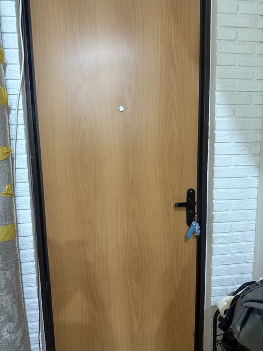 Продам входную дверь