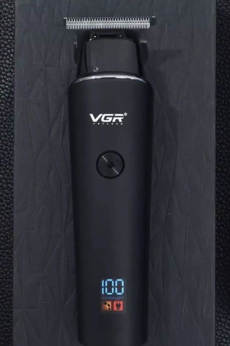 Професионална машинка за подстригване с 3 приставки