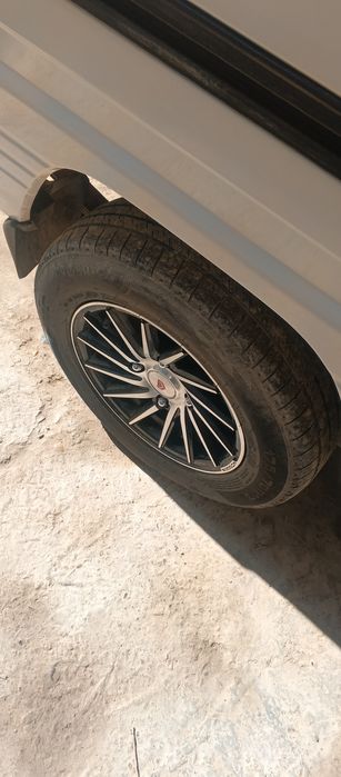 R13 Vossen diska baloni bilan sotiladi