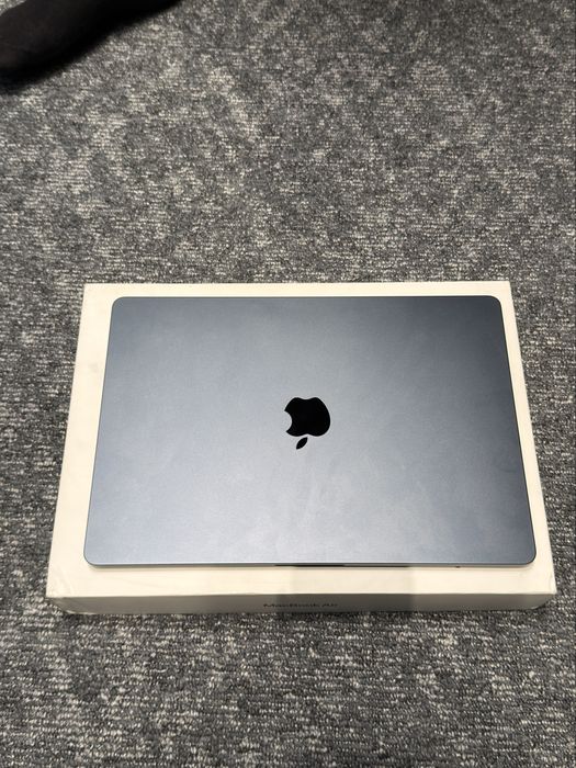 Macbook Air M3 16/512 batarey 97% cycle 56