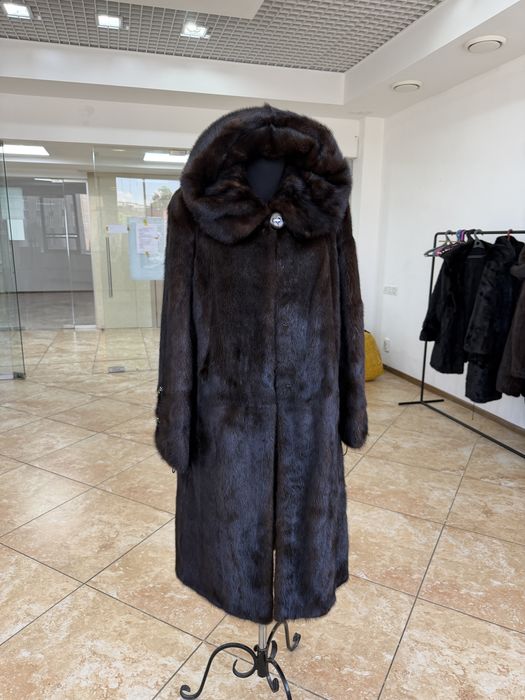 Продам норковую шубу