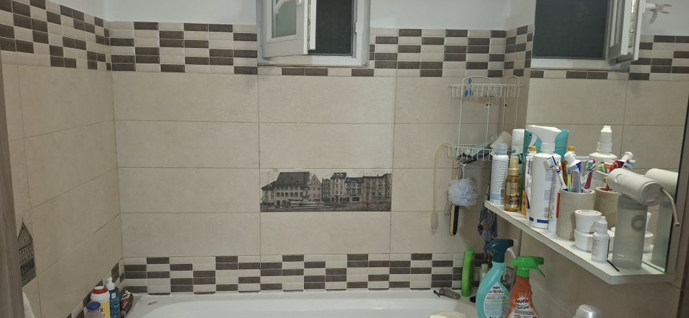 De vanzare apartament 2 camere decomandate