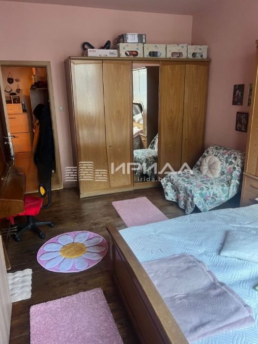 Тристаен апартамент в кв. Яворов