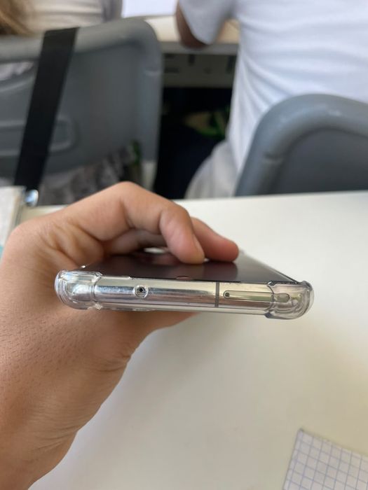 Samsung флагмон 20 + 5g.
