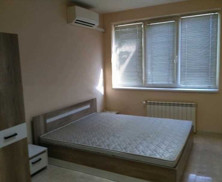 Дава се под наем Тристаен апартамент в София, Център - 65 кв.м за 714 € - Снимка #2