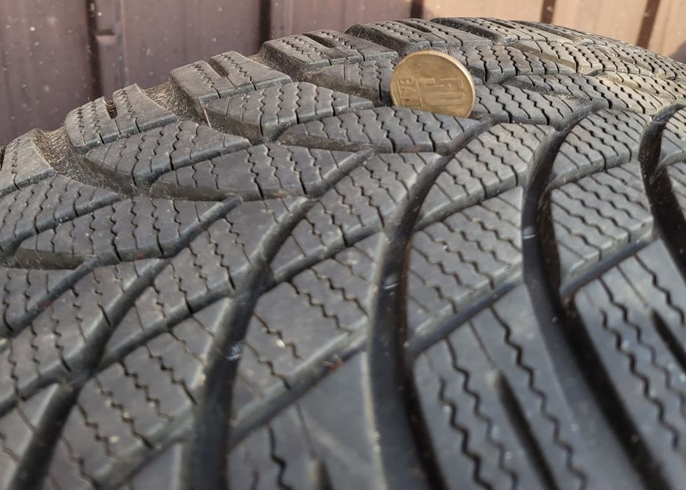 Vand 2  anvelope iarna Lassa 205/55r16