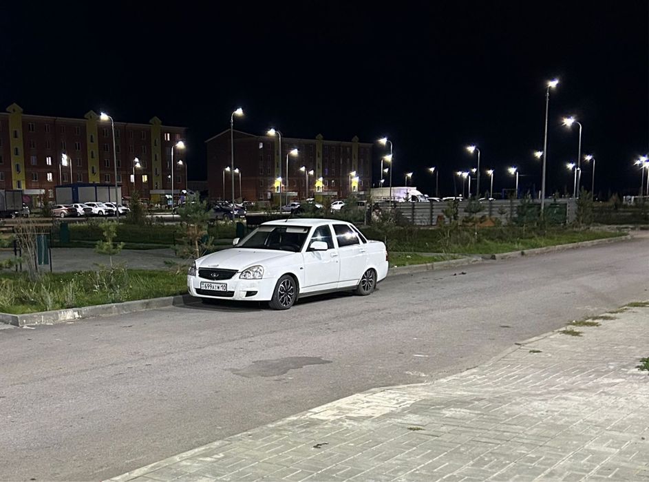 Продам машину lada priora