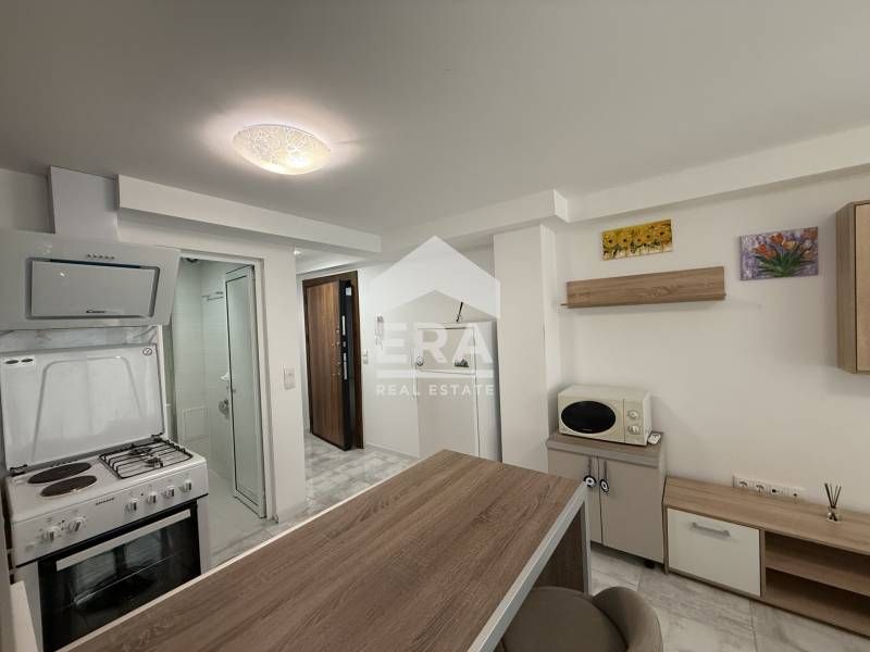 Продава се Двустаен апартамент в Варна, Бриз - 50 кв.м за 1996 €/кв.м - Снимка #3