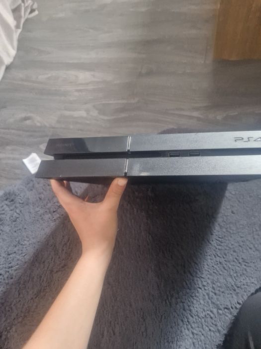 PS 4 foarte bun, functional+maneta,jocuri