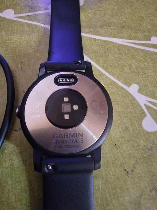 Vînd urgent Ceas Garmin vivo activ 3