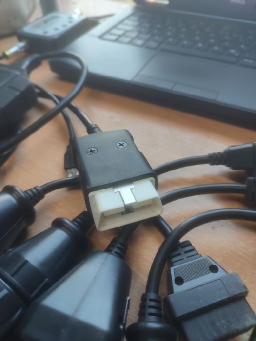 Vând adaptoare diagnoza auto