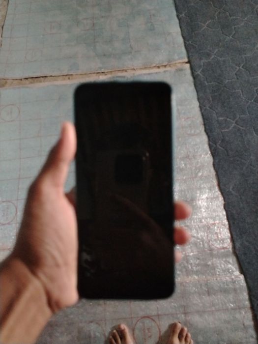Sotiladi: Realme Narzo 50

Xotira: 4/64 GB (4+4 virtual RAM)
Holati: i