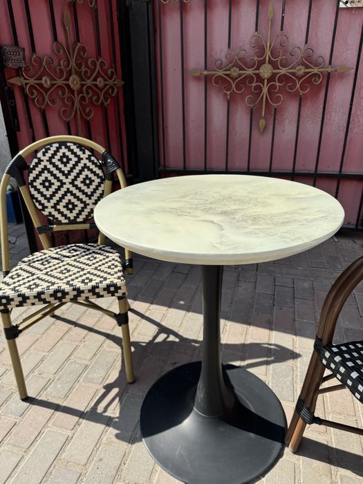 Продам столы и стулья для кафе, рестораны, летников