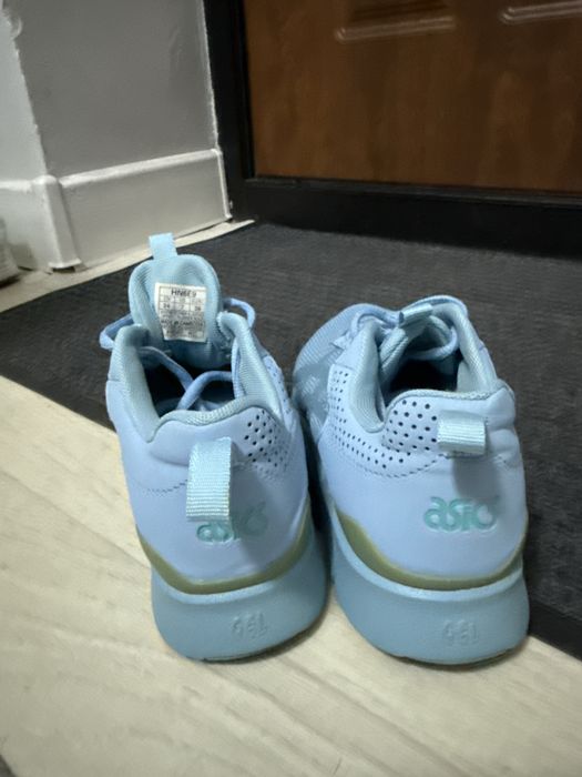 Кроссовик asics ,38 размер,24 см стельки