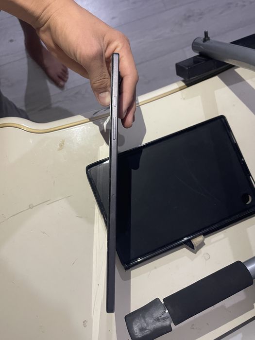 черный Samsung tab A8 256гб